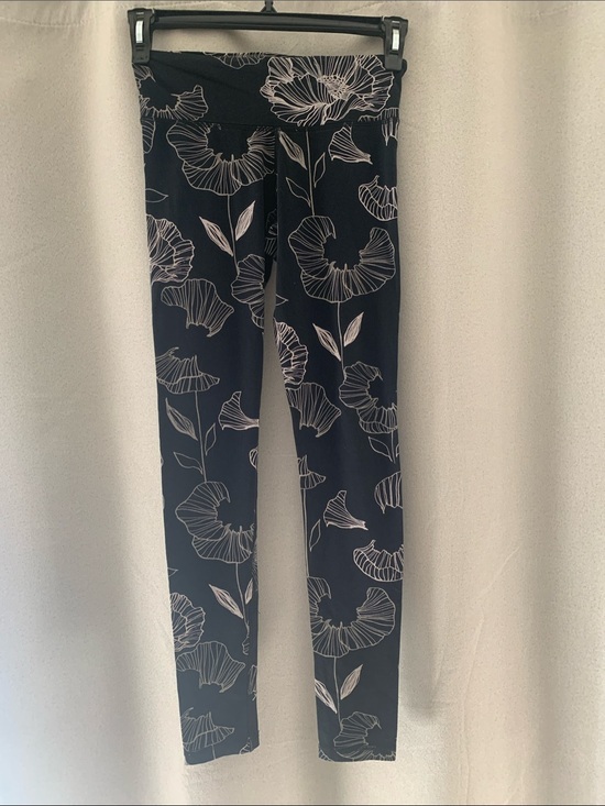 Tasc Performance Pants - Women's Navy Floral Leggings - Comfortable Everyday Stretch